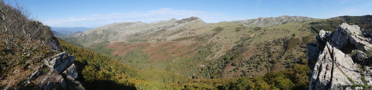IMko gandorra, Enirio aldera begira dago, Uazkuru
