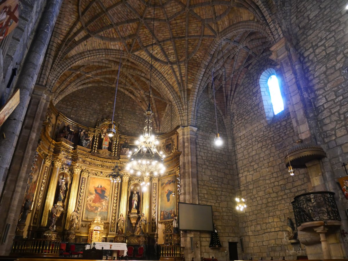 San Esteban eliza, Bera