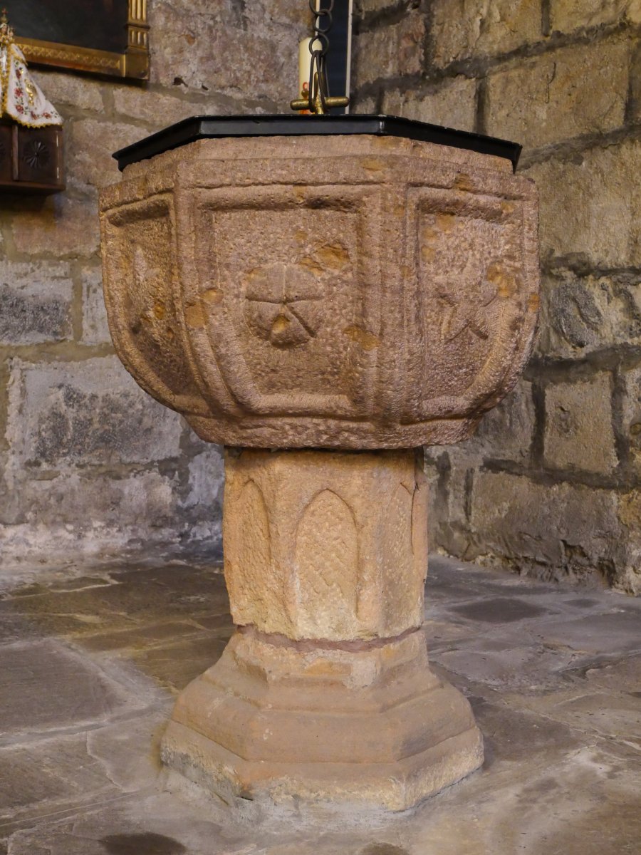 San Esteban eliza, Bera