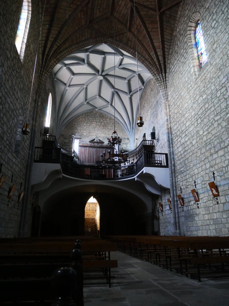 San Esteban eliza, Bera