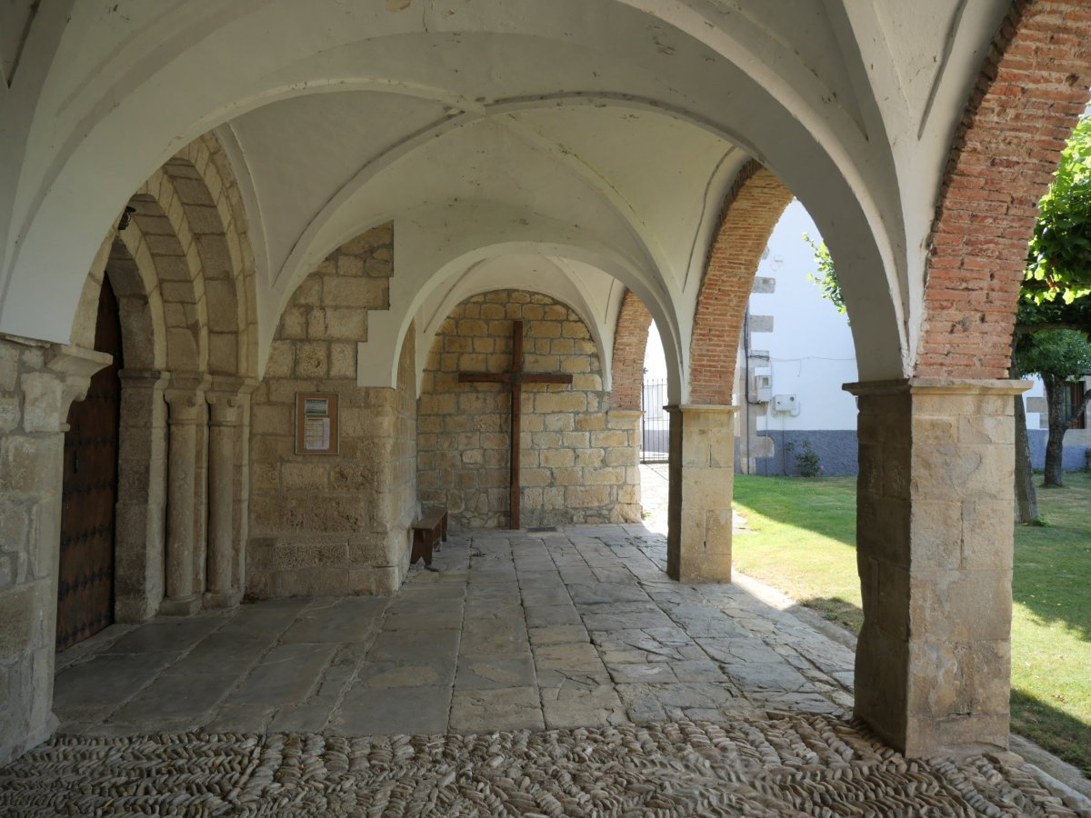 Santo Tomas eliza, Ollo