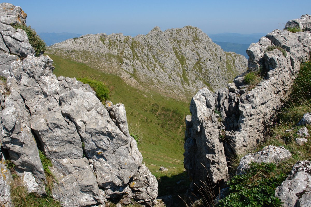 Larraone, Etitzegiko tontorretik