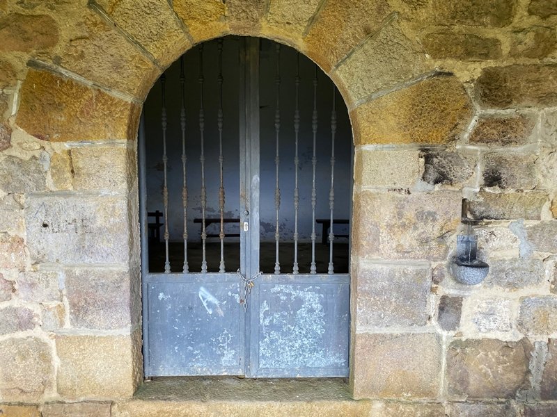 Santakrutz Ermita Bizkargi Tontorran