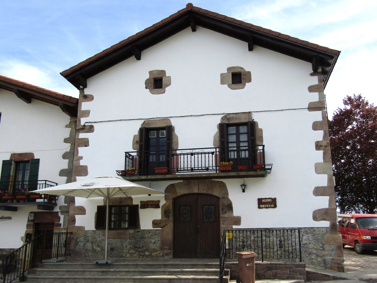 Herri Ostatua, Gaztelu-Donamaria