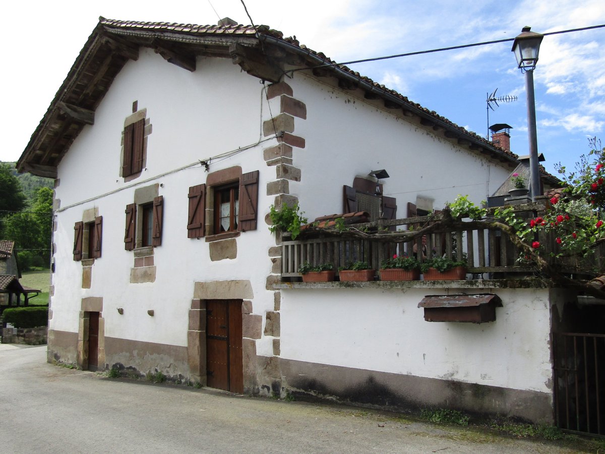 Sastrenea etxea, Gaztelu-Donamaria