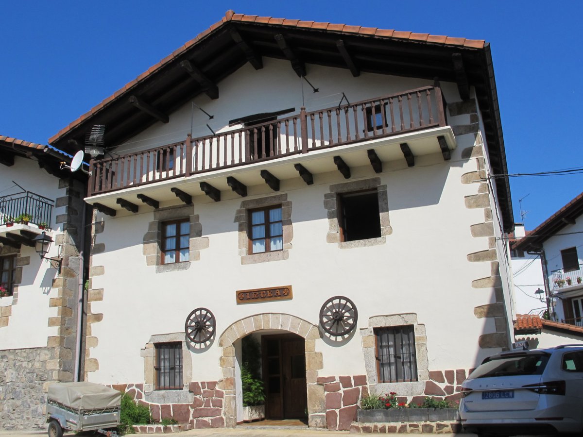 Iriartea etxea, Eratsun