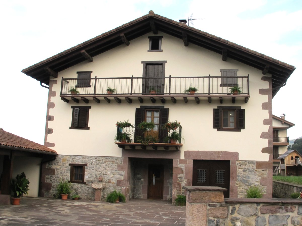 Etxebarren etxea, Gartzain-Baztan