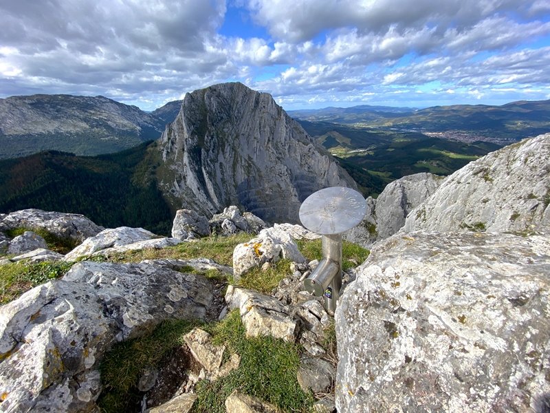 Buzoia. Atzean, Untzillatx