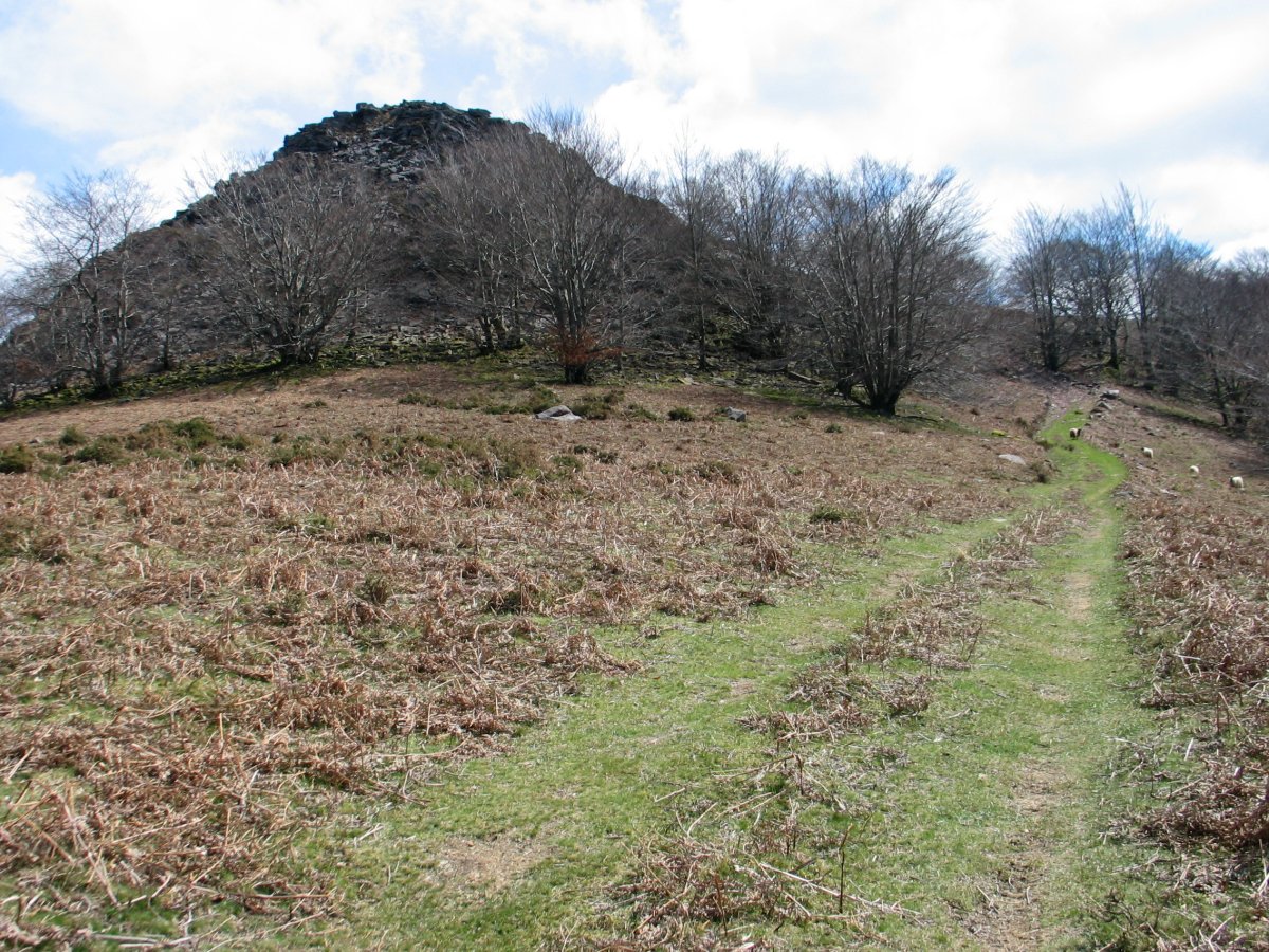 Ezkitz, Larrondo aldeko bidetik