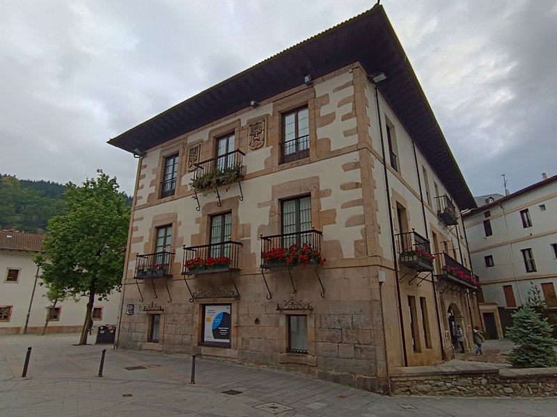 Barrutia-Salinas Jauregia