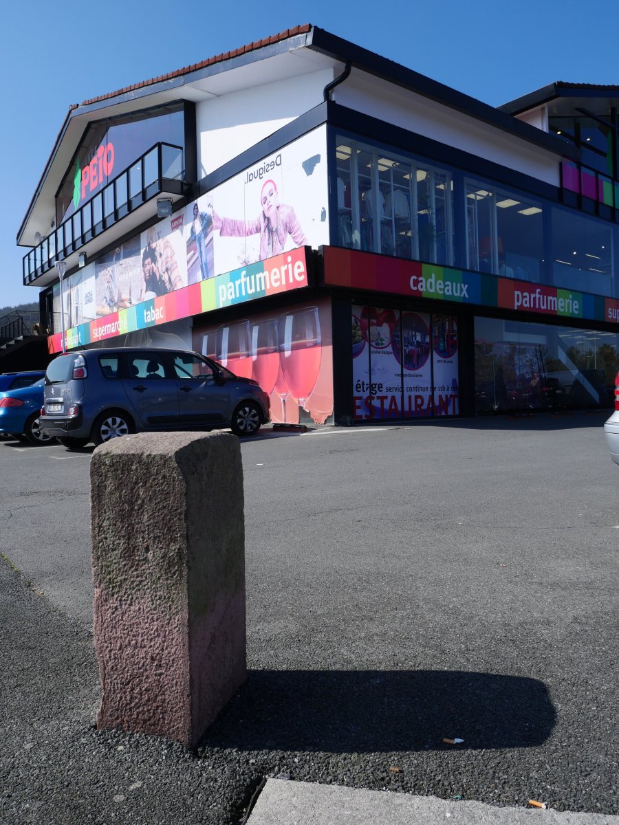 R12 mugarria Ibardinen