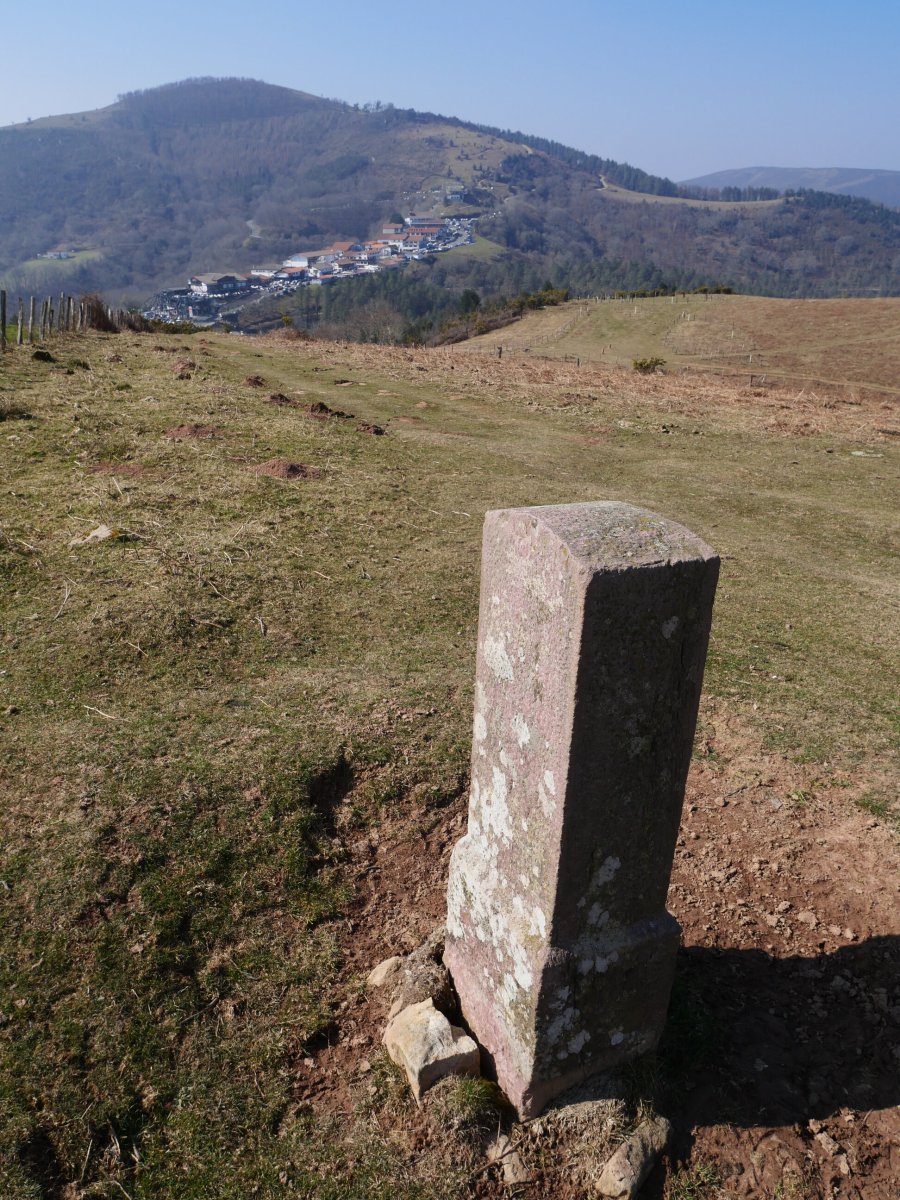 R14 mugarria Erentzazun