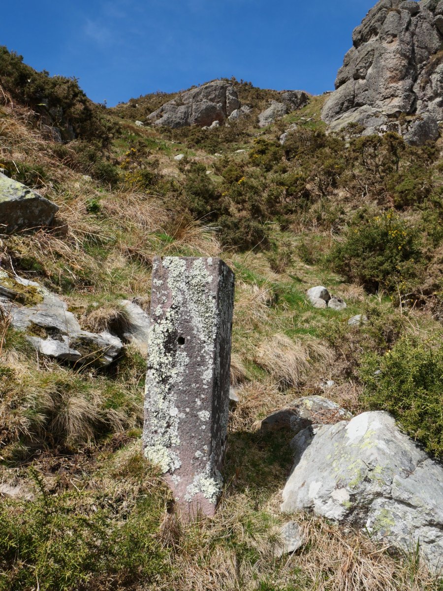 28. mugarria Larrunen