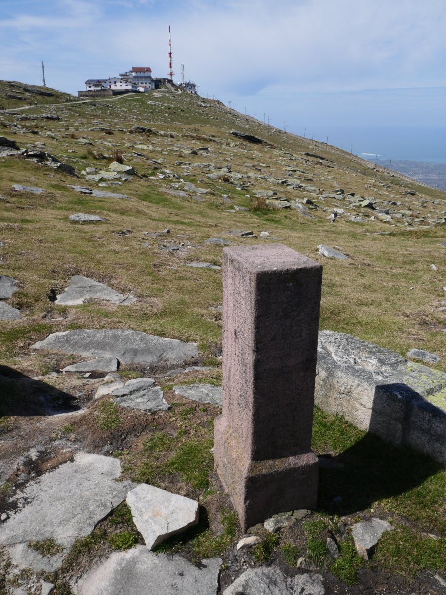 26. mugarria Larrunen