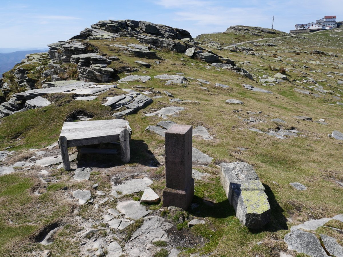 26. mugarria Larrunen