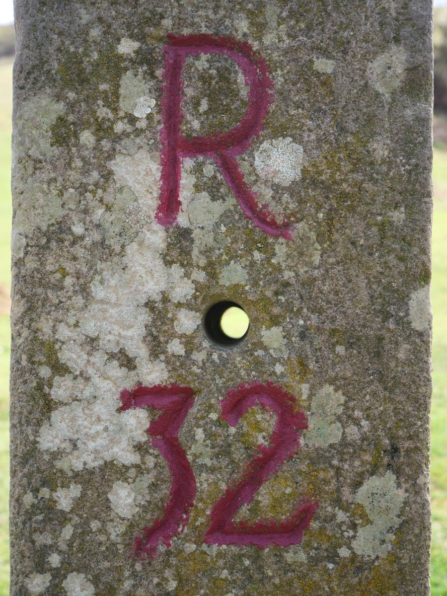 32. mugarria Larrunen