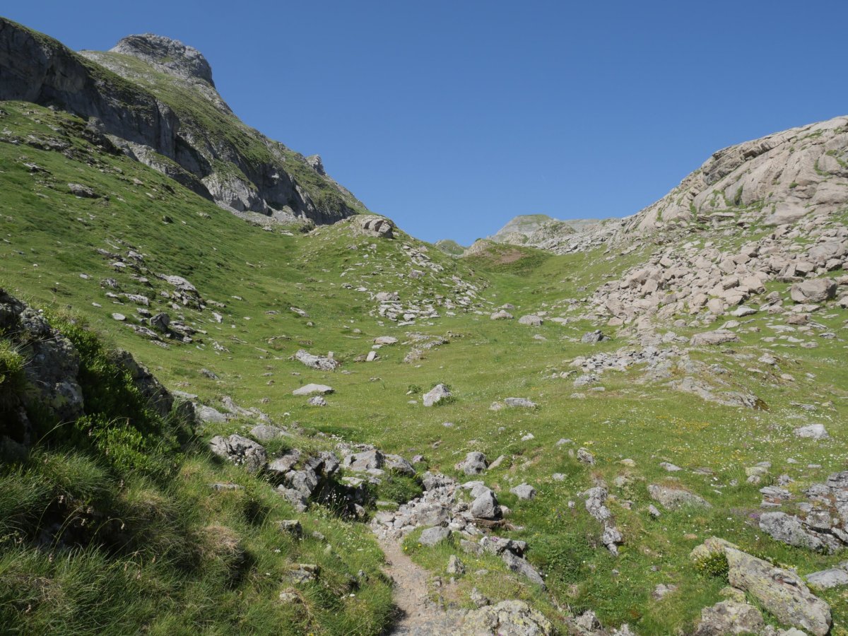 Cuyalaret aldera igotzen, sakanean gora