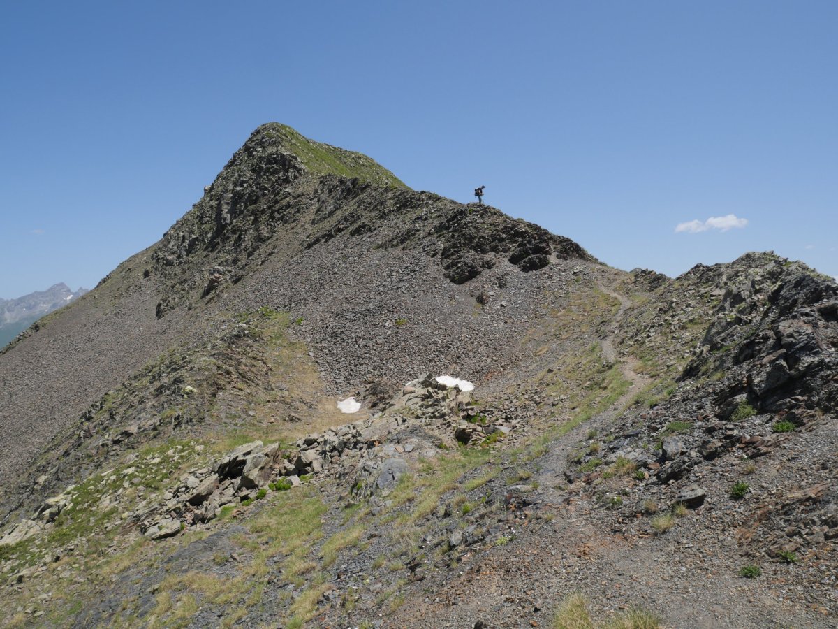 Peña Blancaren mendebaldeko tontorretik jaisten