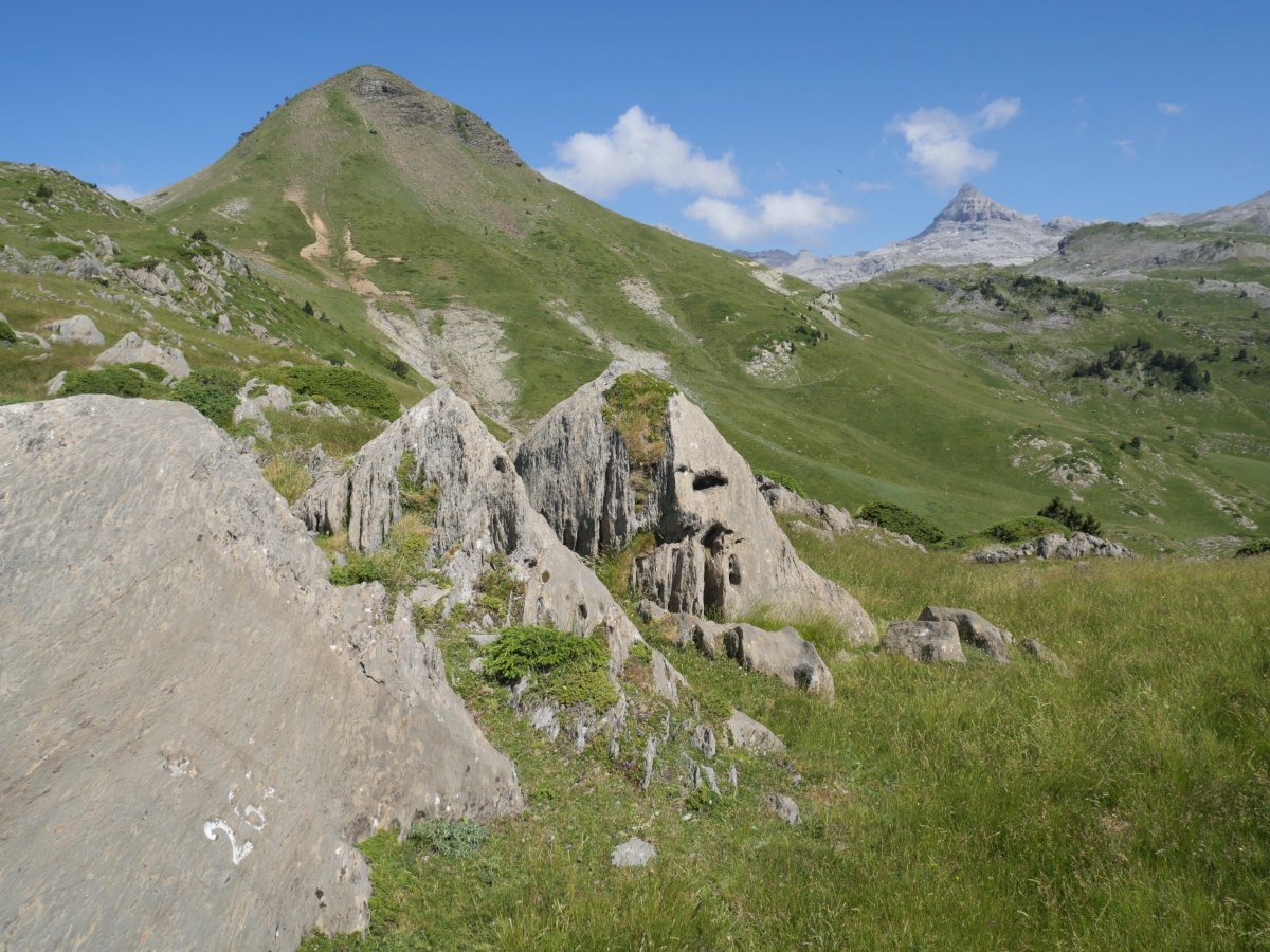 264. mugarria Arlas mendiaren mendebaldeko bizkarrean