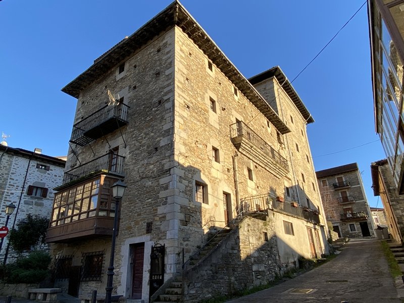 Ortiz de Molinillo de Velasco Dorrea eta Jauregia. Artziniega