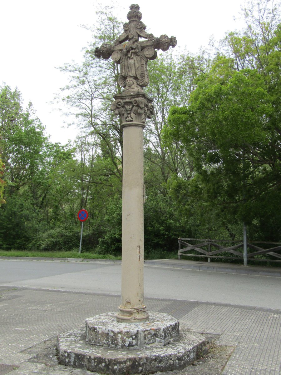 Hilerriko kruzeroa, Iruñea