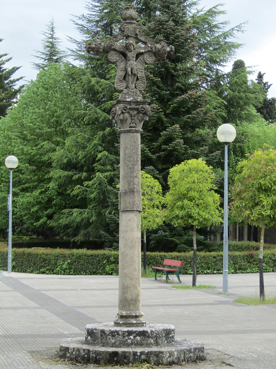 Hilerriko kruzeroa, Iruñea