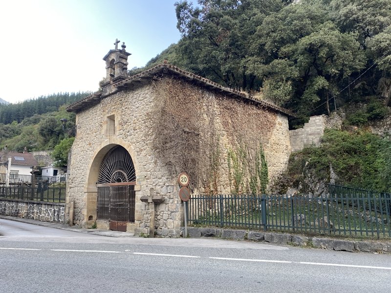 Kurutze Santu Ermita. Mañaria
