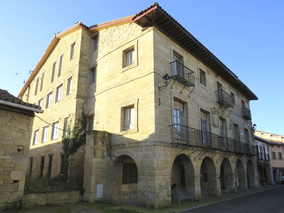 Montoya jauregia, Armiñon-Armiñon