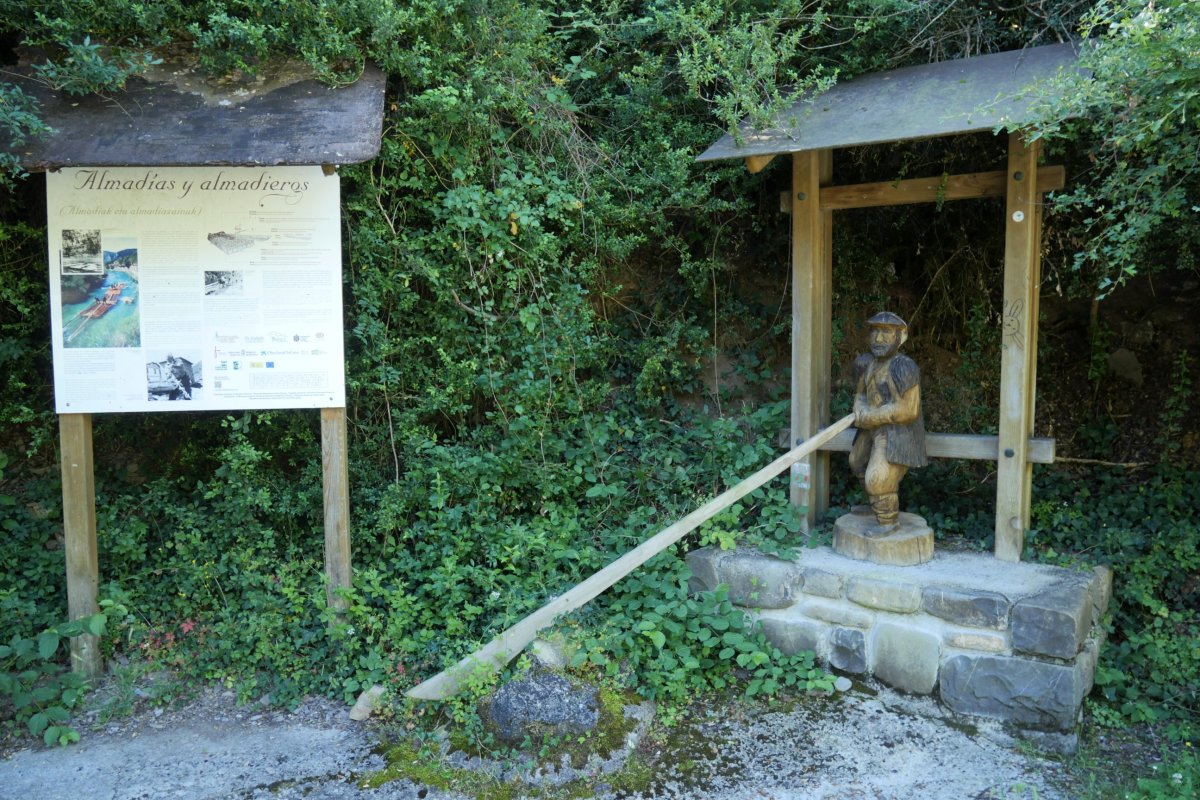 Burgiko almadia, monumentu bihurtuta