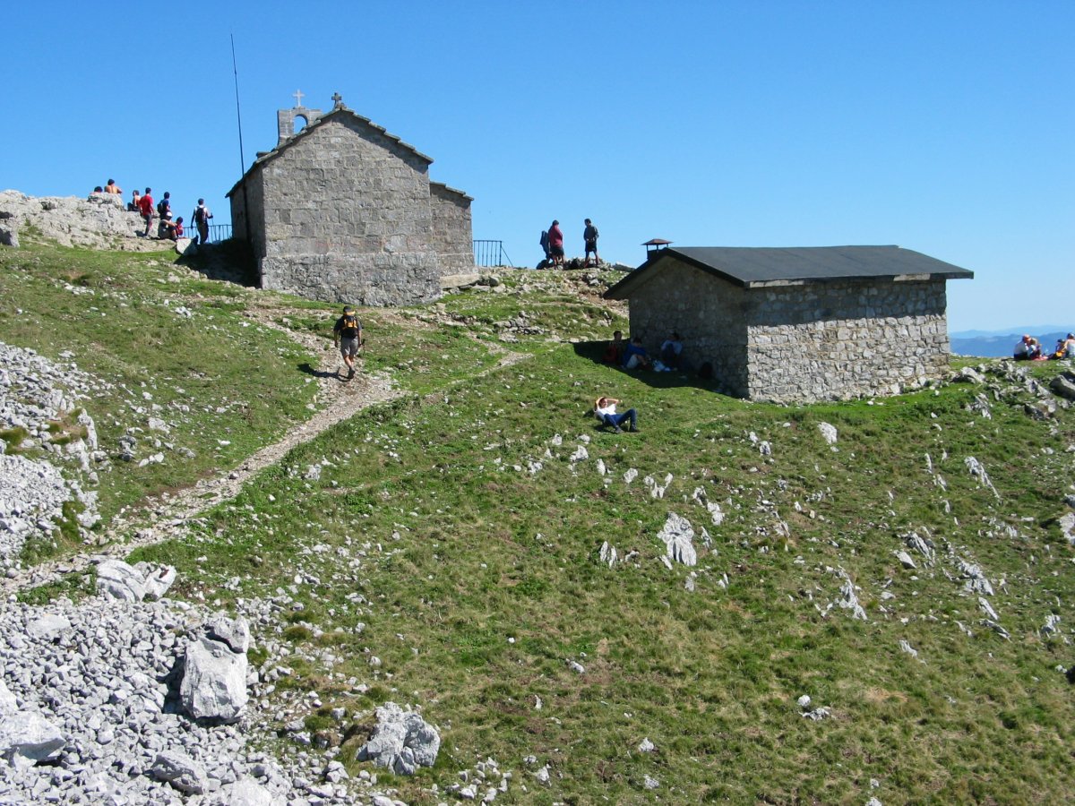 Ermita eta aterpea