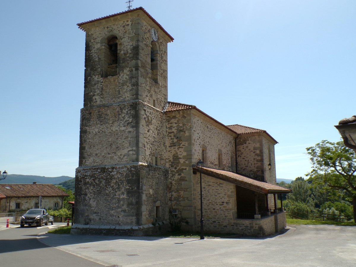 San Julián eta Santa Basilisa Eliza. Aiara (Izoria)