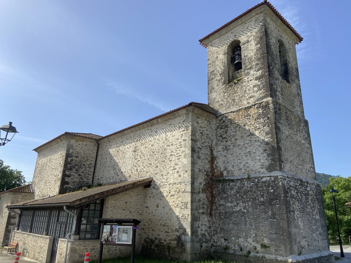 San Julián eta Santa Basilisa Eliza. Aiara (Izoria)