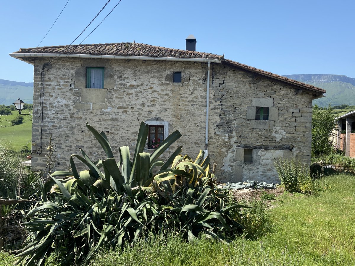 Santa Casilda Etxea. Aiara (Menoio)