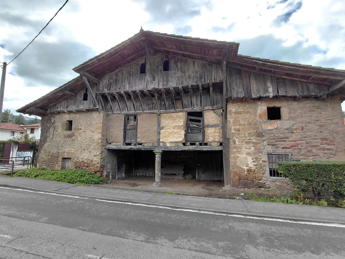 Baserria (Goiko Auzoko 52.). Aiara (Luiaondo)