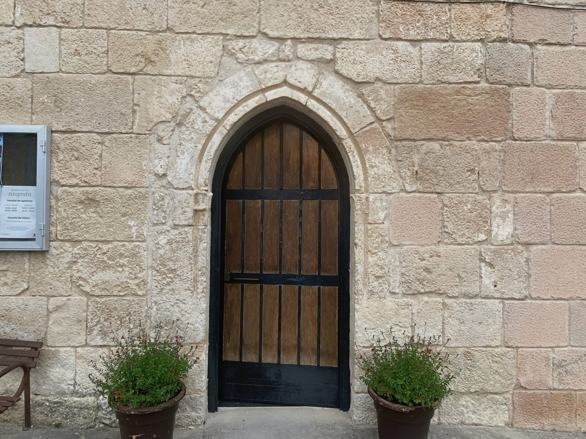 Angostoko Andra Maria Santutegia. Gaubea (Villanañe)