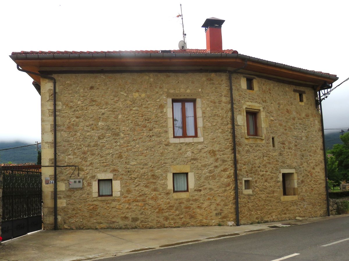 Viana jauregia, Lagran