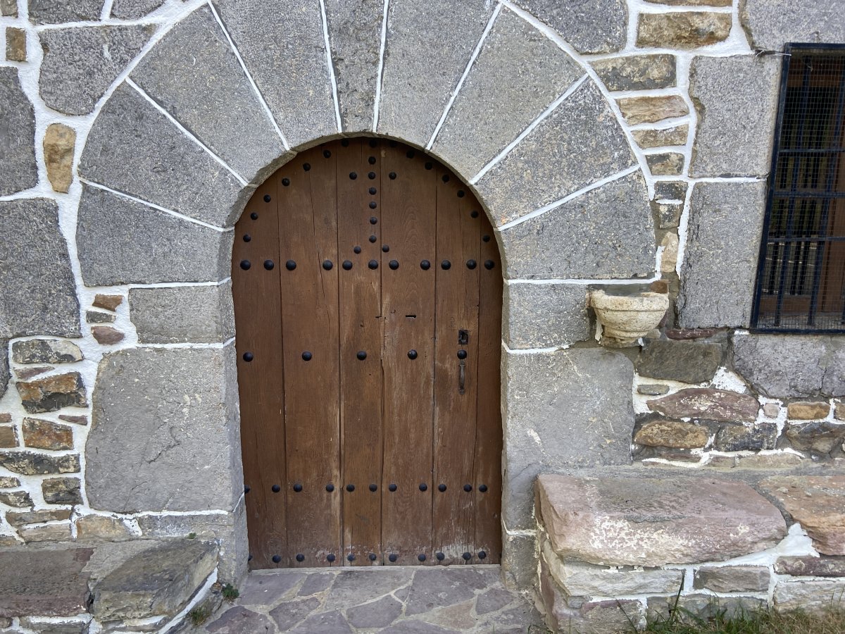 Santa Krutz Ermita. Ezkurra