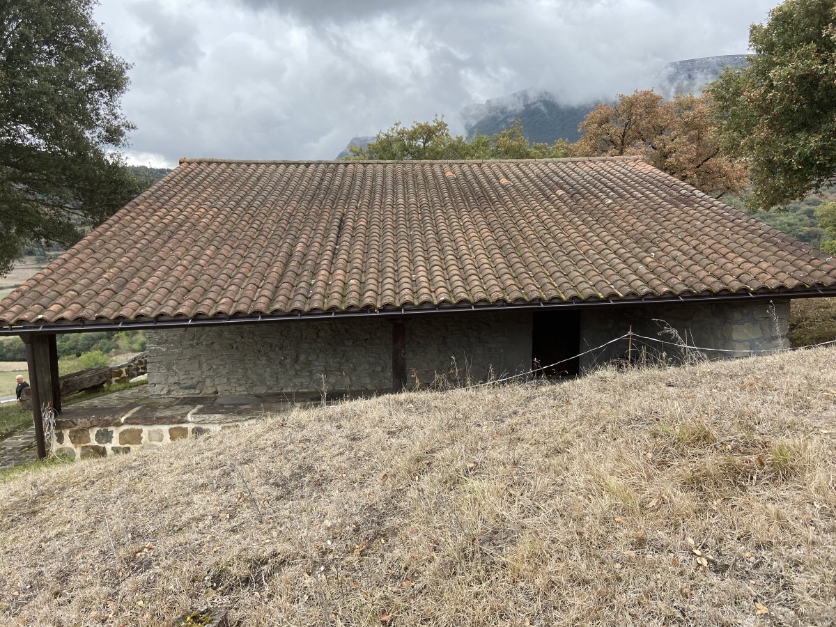 Pozako Andra Mari Ermita. Urduña (Lendoñobeiti)