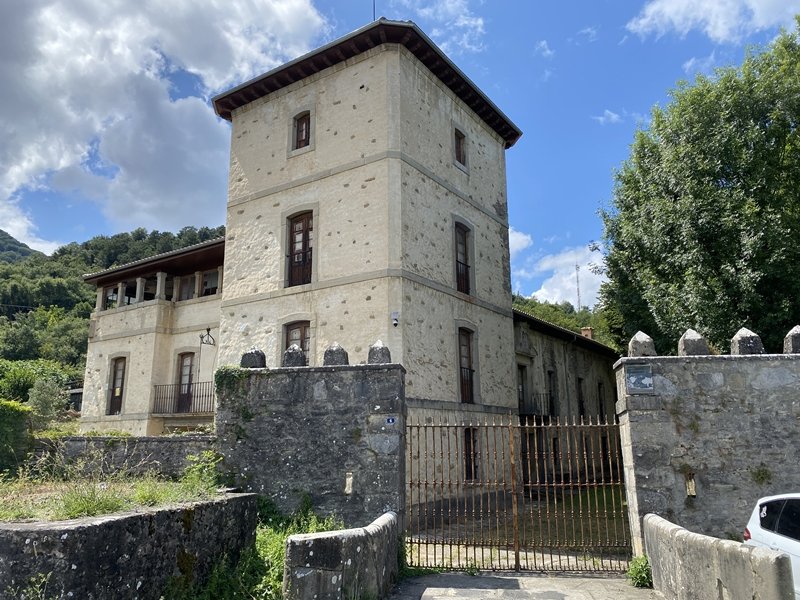 Atxa Jauregia. Aiara (Arespalditza)