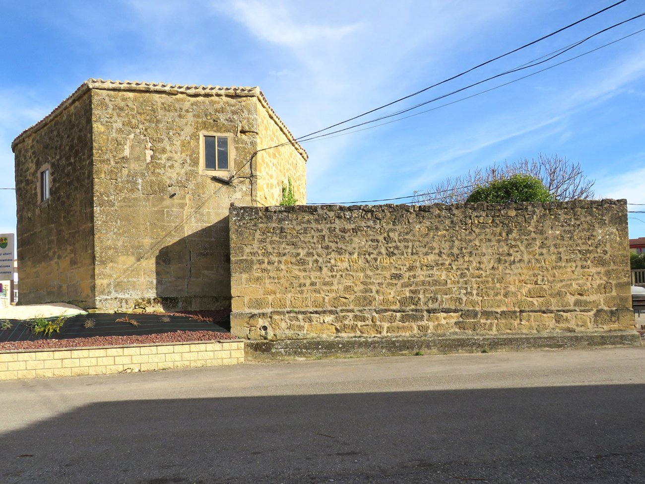 San Roke baseliza, Bastida
