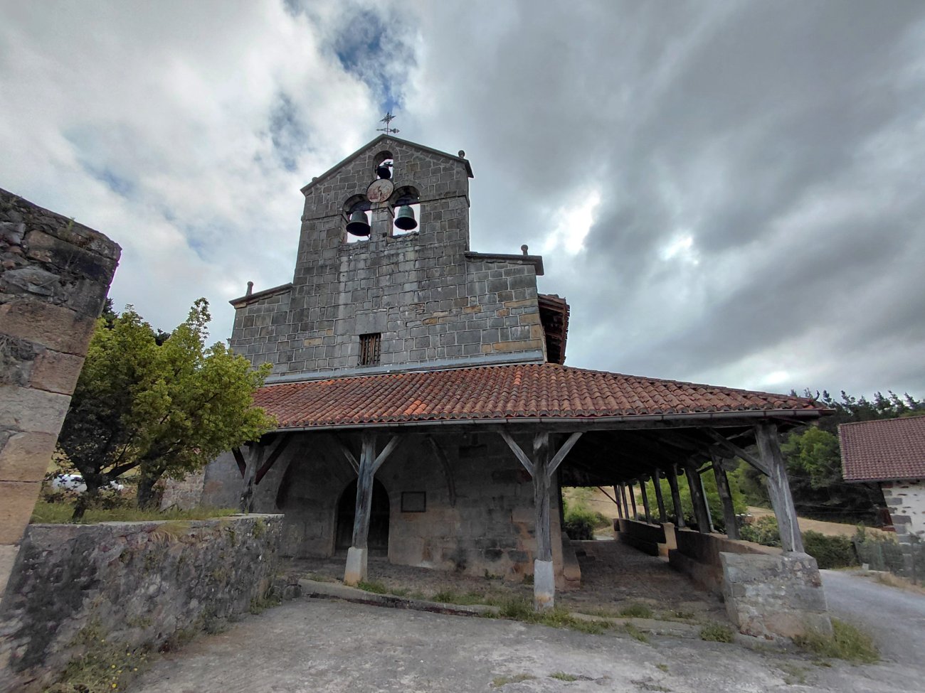 Olarteko San Bartolome Eliza. Orozko (Olarte)